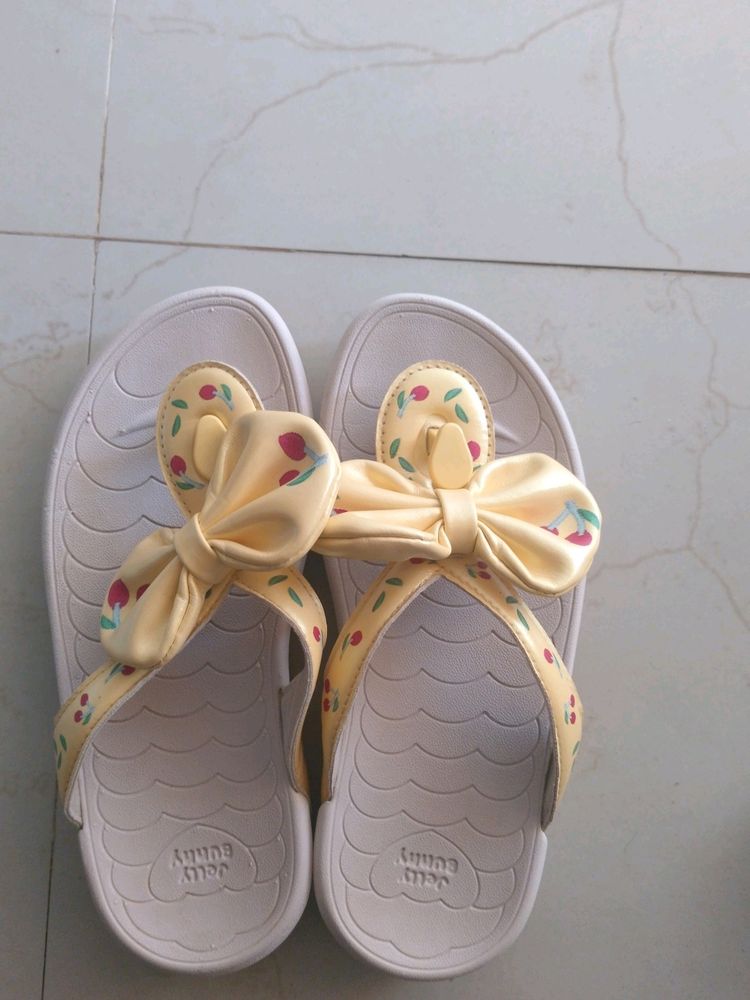 A Jelly Bunny Shoe ( USA- 2-3 Sized ) Comfortable And In A Good Condition