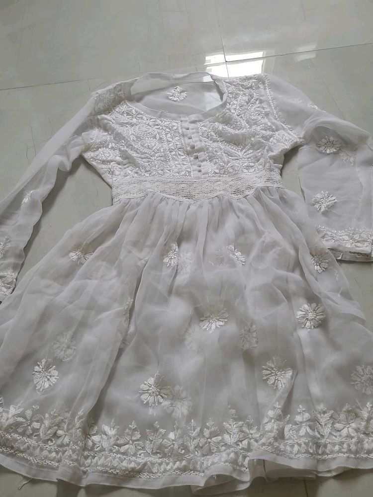 Elegant White Chikankari Kurta