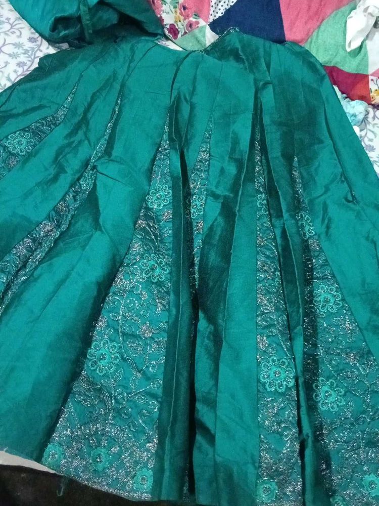 croptop lehenga with dupatta and jacke