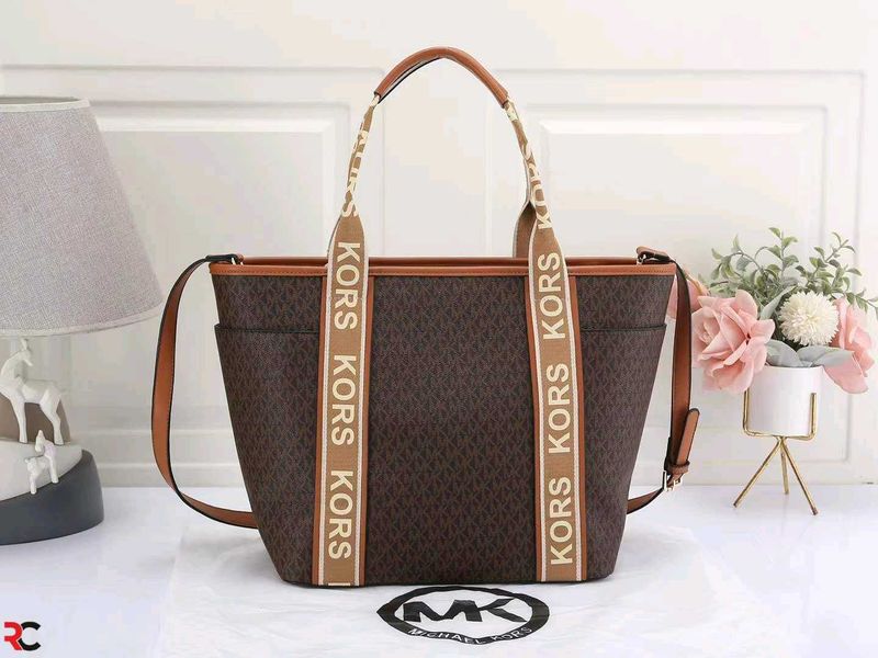 Michael Kors Signature Tote Bag