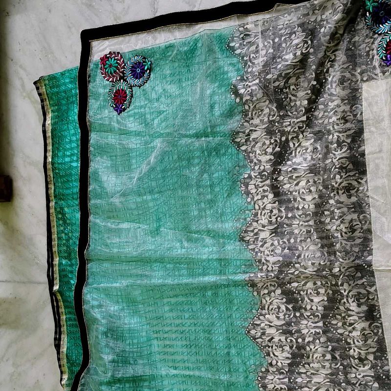 Elegant Saree Without Blouse