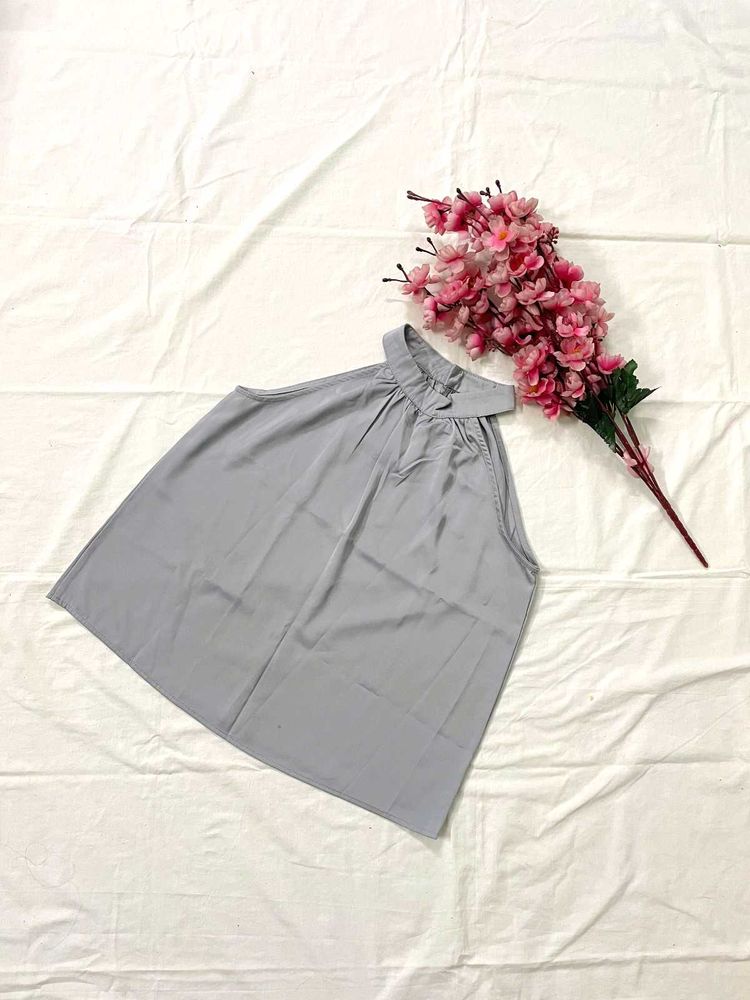 Pretty Sleeveless Formal Top