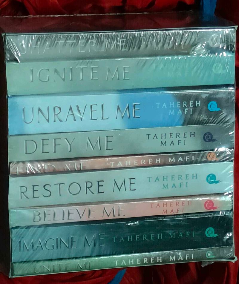 Shatter Me Boxed Set (BRAND NEW)