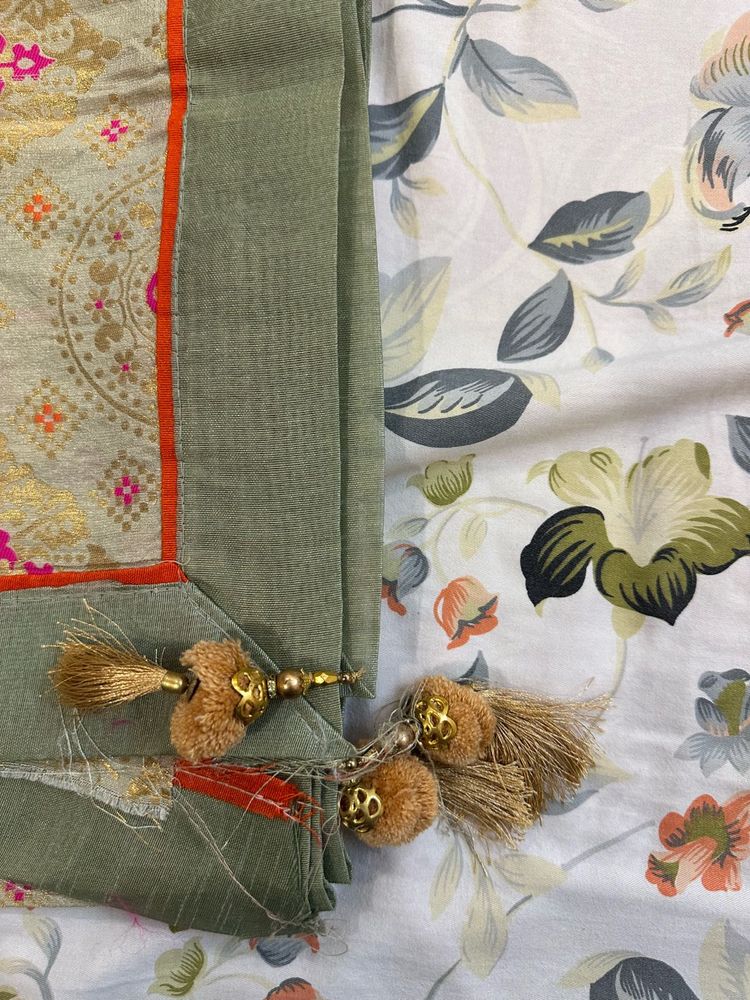 Elegant dupatta with Tassels