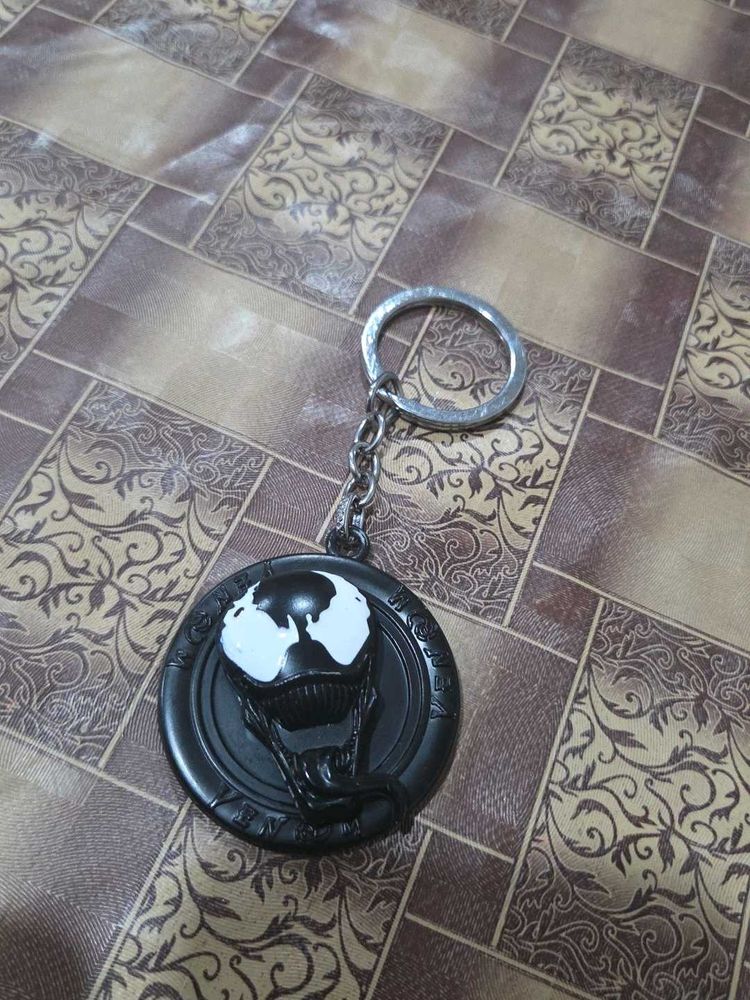 Venom Marvel Keychain - Cool Accessory