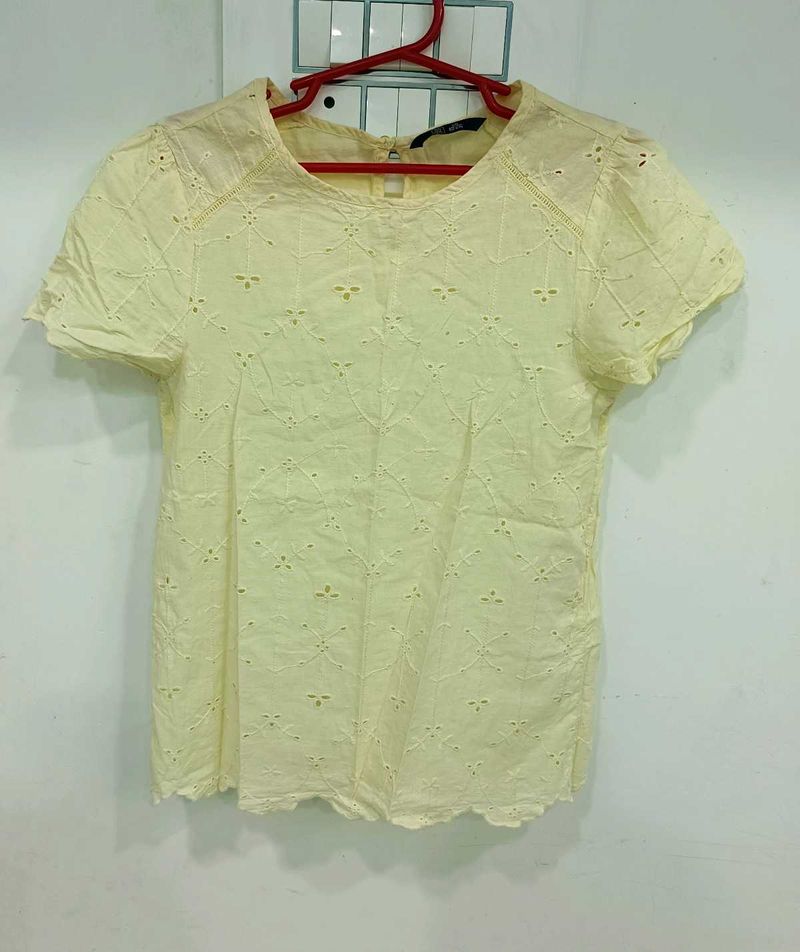 schiffli yellow top