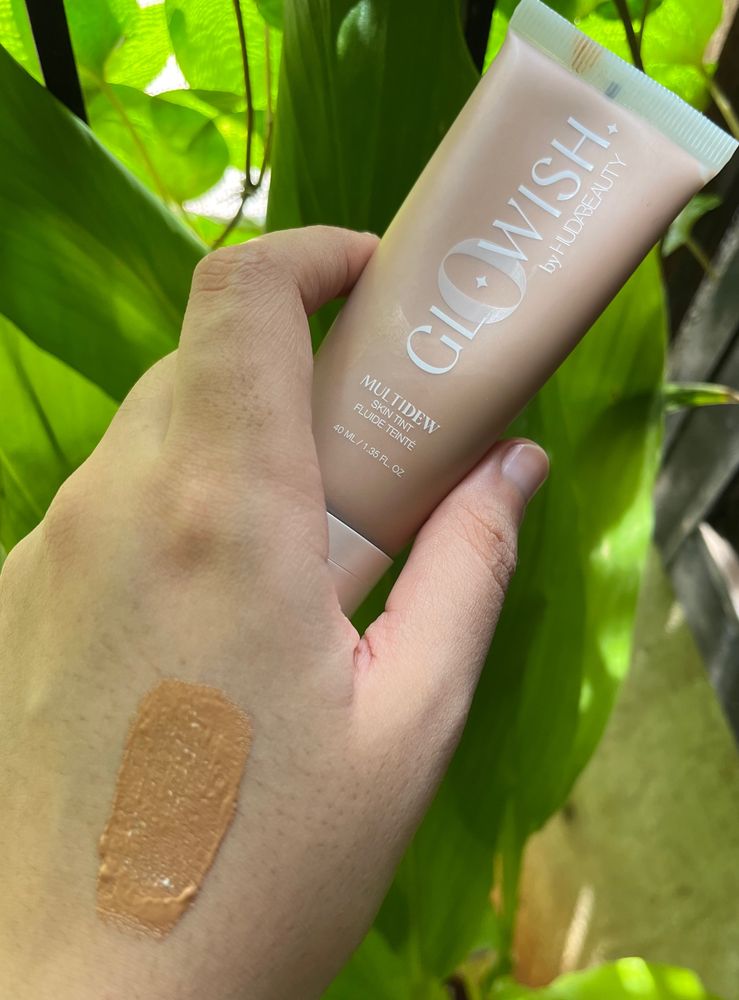 Huda Beauty Glowish Skin Dew (foundation)
