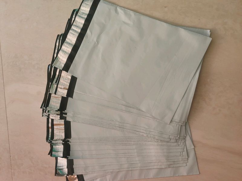 25 Shipping Bags