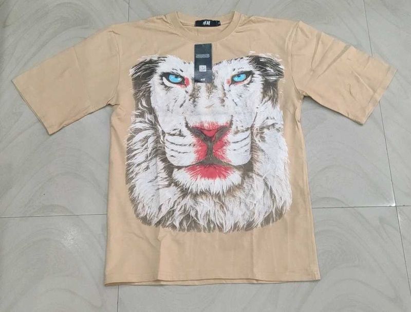 Lion Graphic Tee