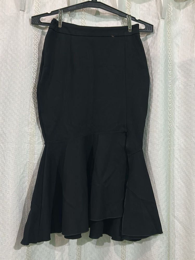 Chic Black Fishtail Skirt