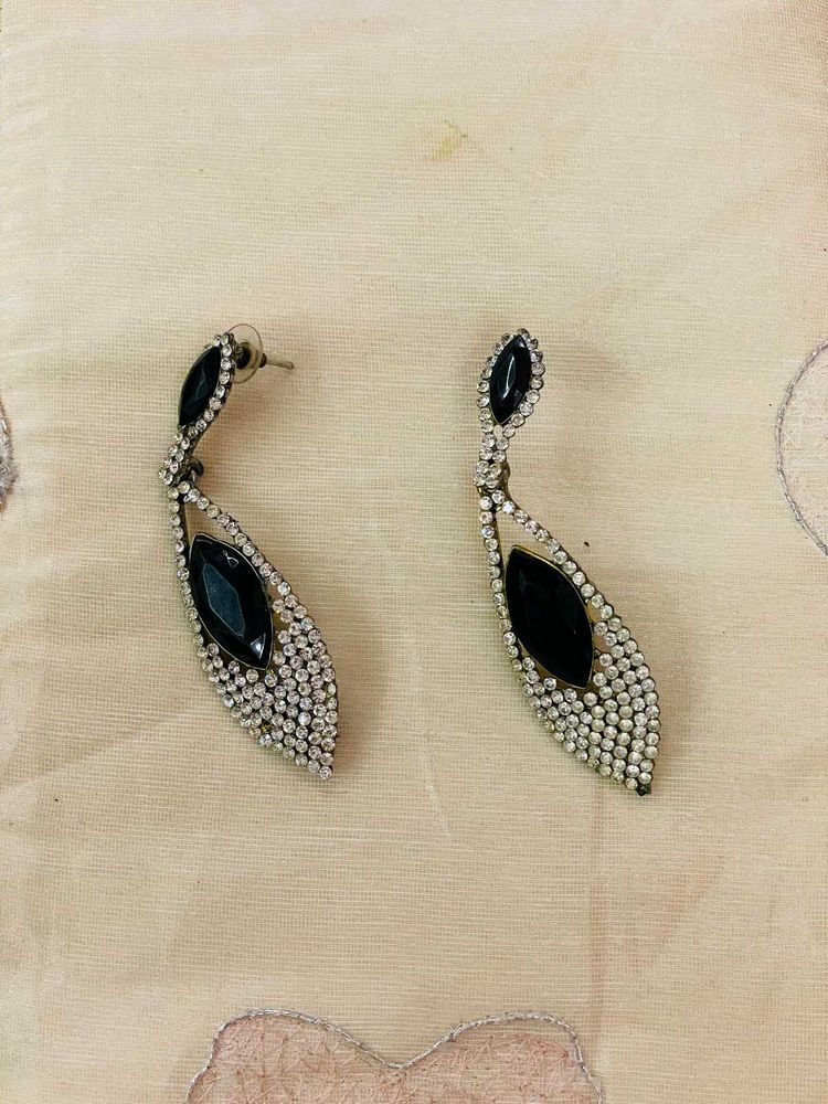 Elegant Black &amp; Crystal Drop Earrings