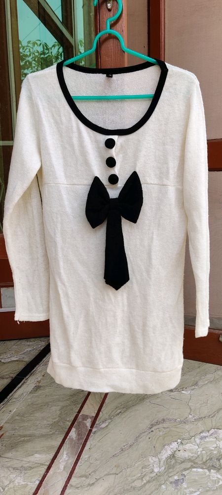 Woollen off white top