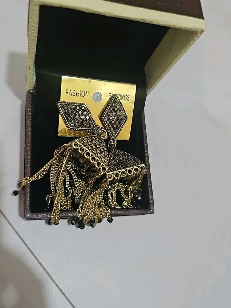 earring