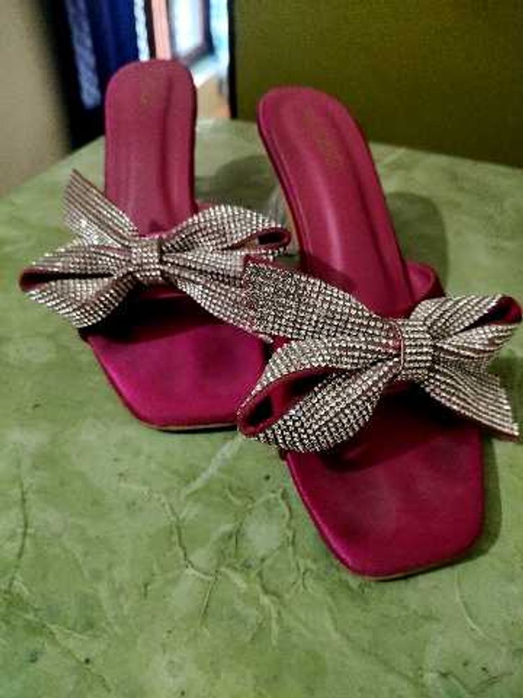 Sparkling Bow Heels