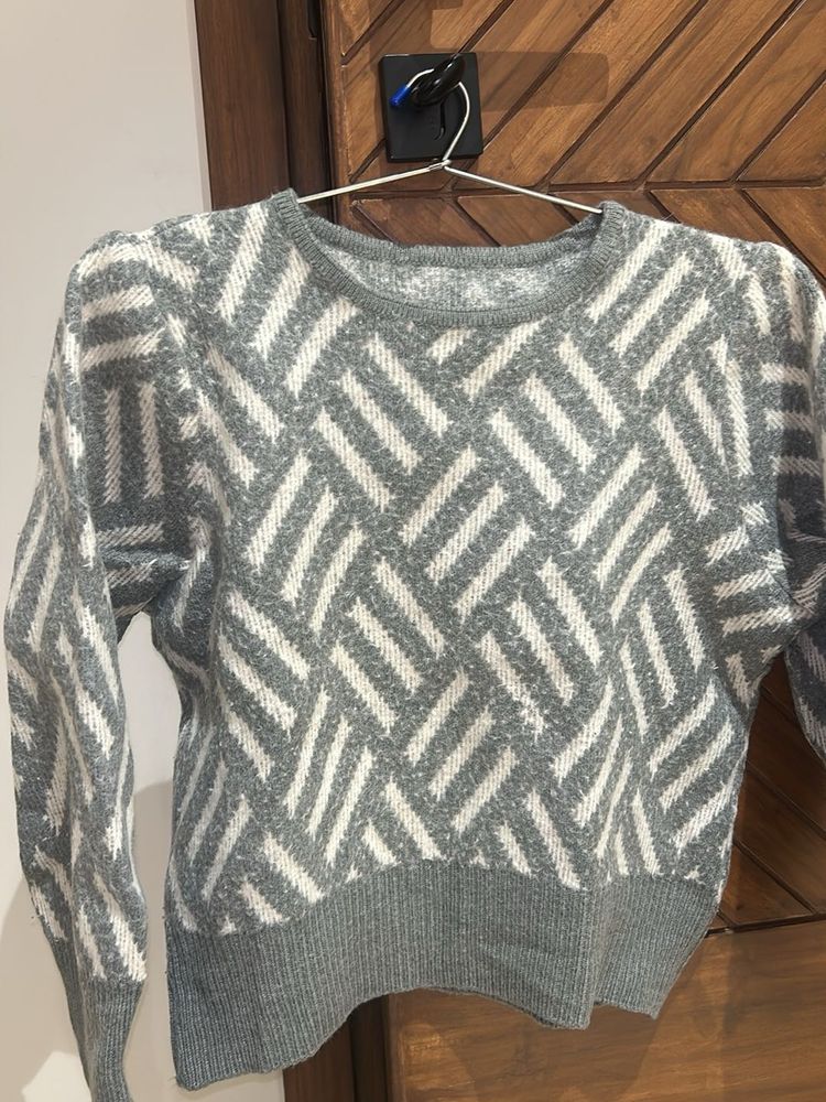 Geometric Pattern Knit Sweater