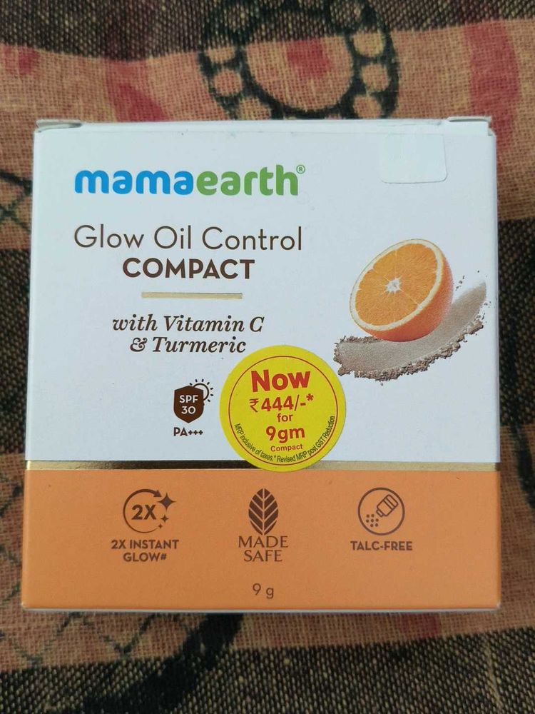 Mamaearth Glow Oil Control Compact