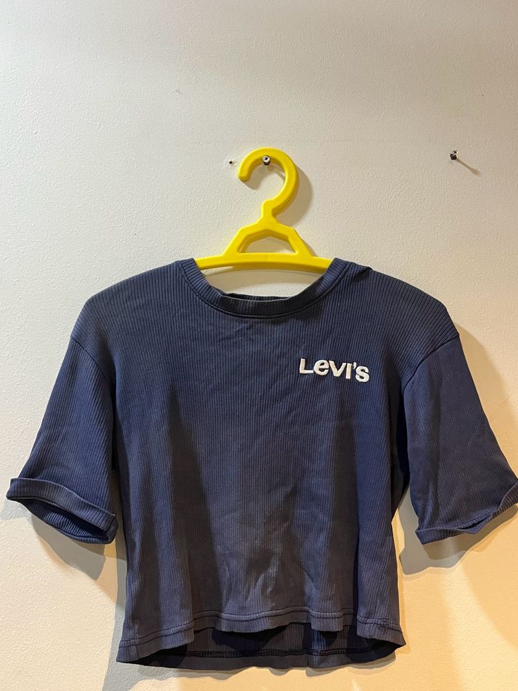 Levi's Cropped Tee
