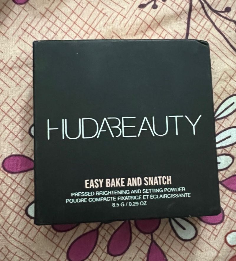 Huda Beauty Easy Bake and Snatch Compact