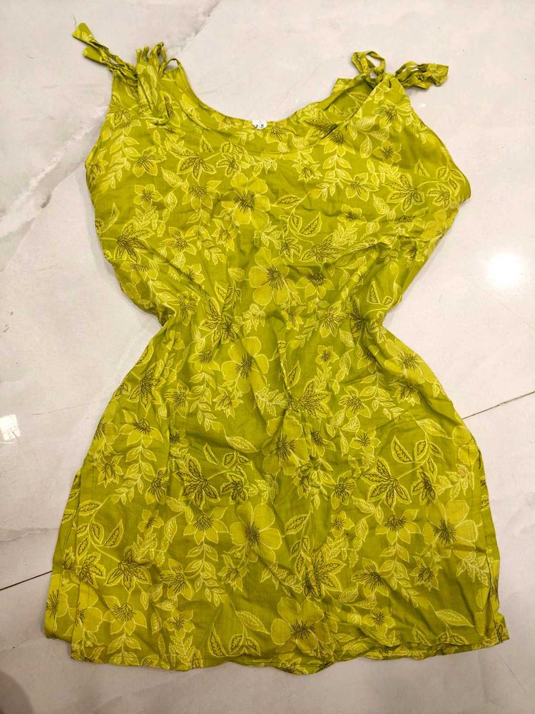 Floral Print Shoulder Tie up Kurti