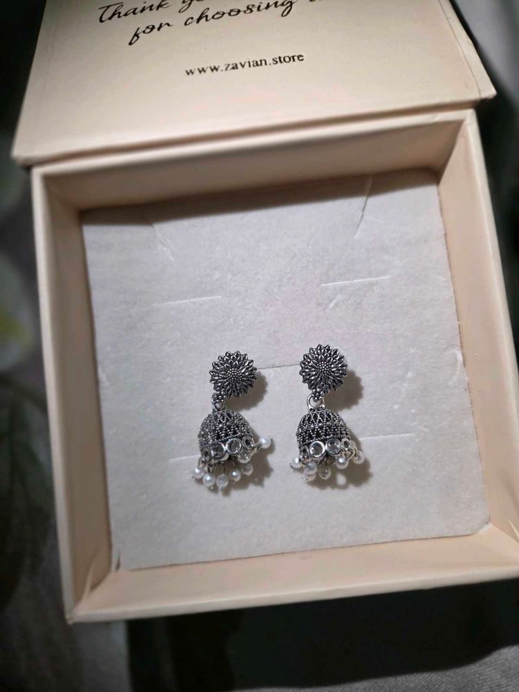 Elegant Jhumka Earrings with Pearls