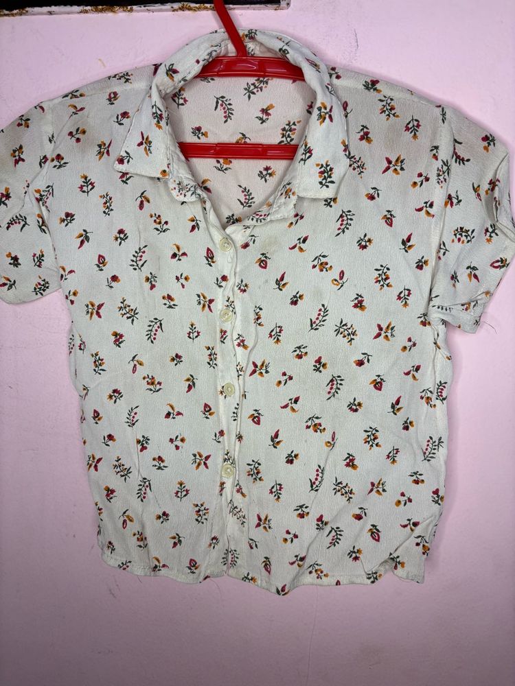 Cute Floral Print Button-Up Shirt 🦢🤍