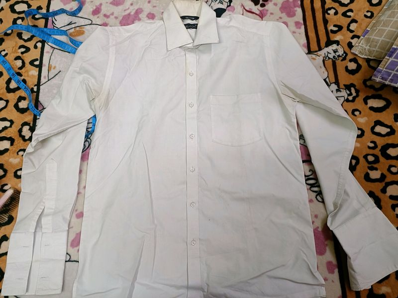 White Full Sleeves Shirt For Men In L Size