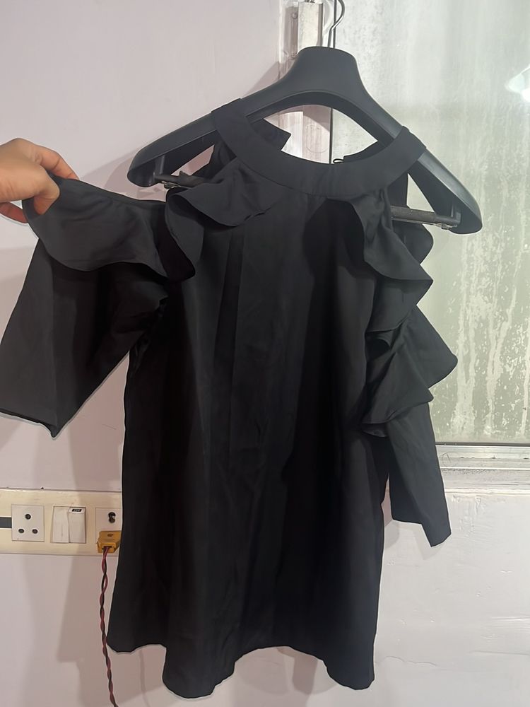 Black Cold Shoulder party Top