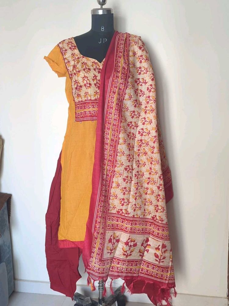 Elegant Cotton Kurta Set with Printed Dupatta