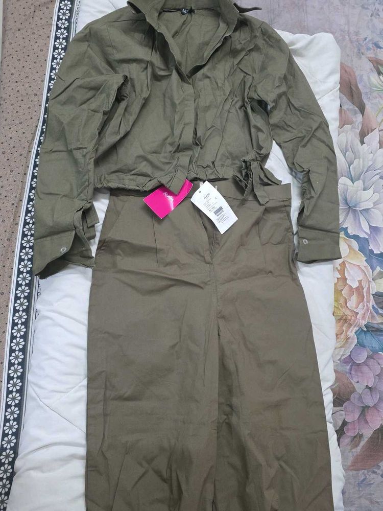 Stylish Olive Green Cropped Top with Bottom