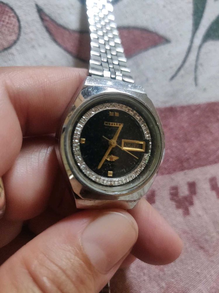 Citizen watch.