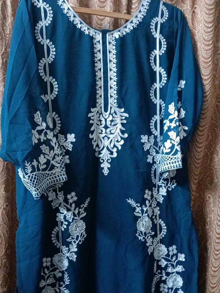 Elegant Teal Embroidered Kurta