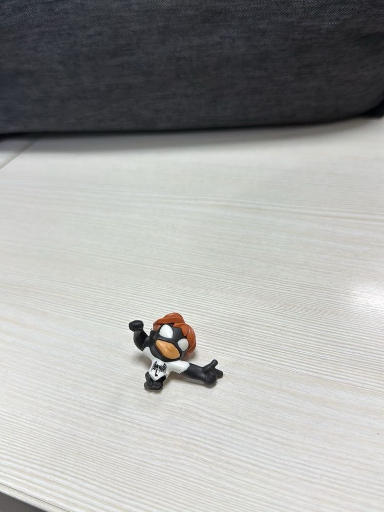 Cute Cartoon Toy Figure(Below part missing)