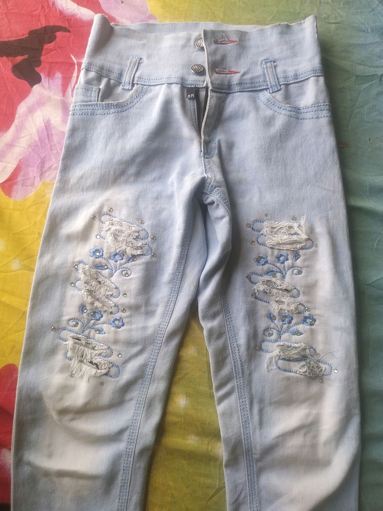 Beautiful Girls Jeans 👖 Size 40 Comfortable For 12 to 14yrs Girl