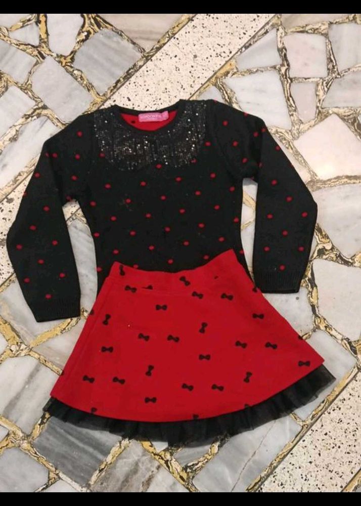 24. Woolen Cute Black &amp; Red Skirt Set
