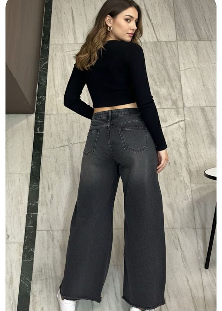 Wide Leg Jeans - Modern Style
