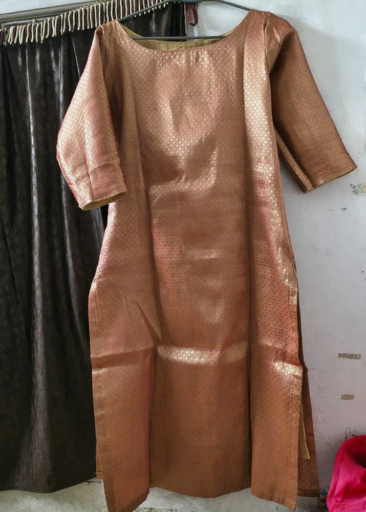 Elegant Gold Boat neck Kurta