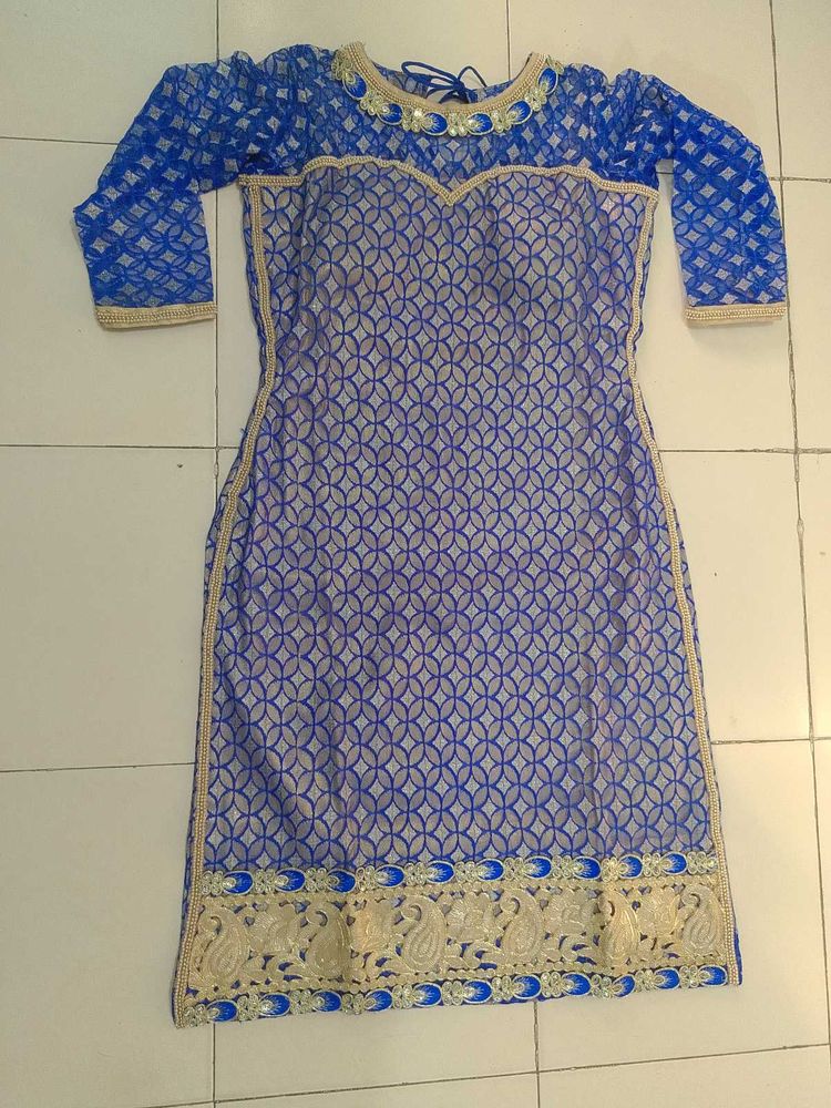 Elegant Blue Kurta with Intricate Gold Embellishme