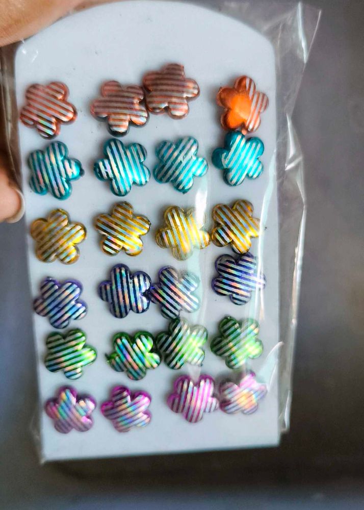Sparkly Flower Shaped earrings
