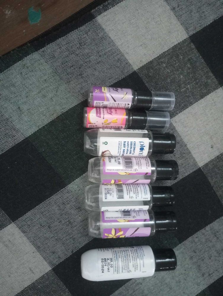 Empty mini bottles for travel