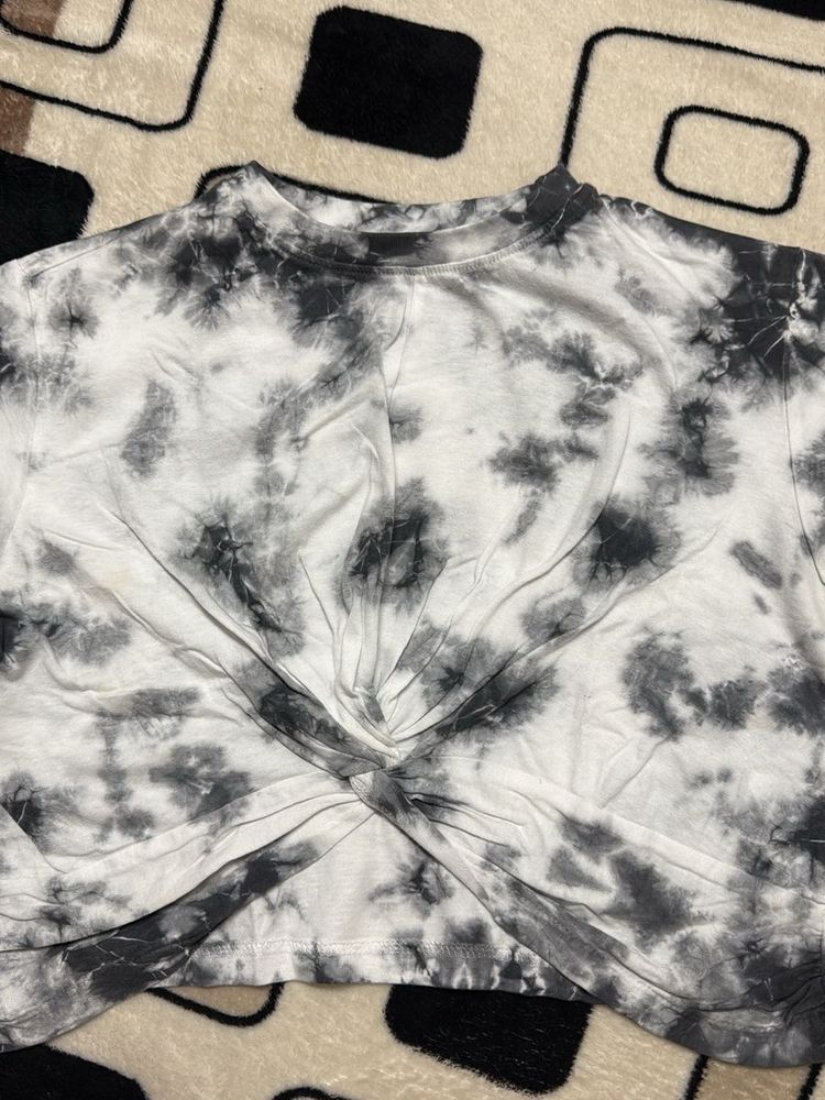 Trendy Tie-Dye Twist Front Top
