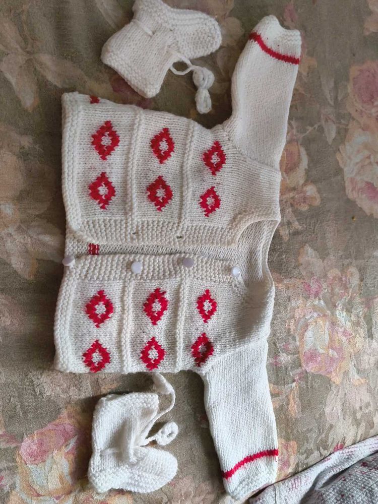 Cute Knitted Baby Set