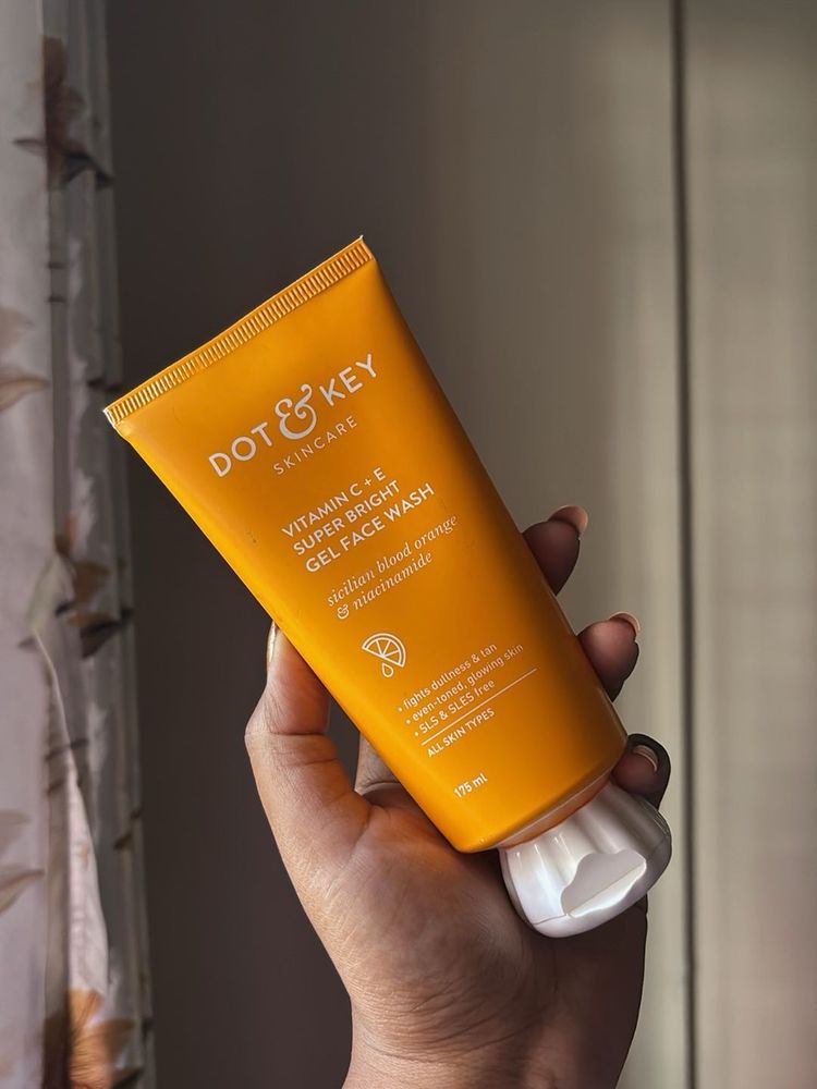 Dot &amp; Key Vitamin C + E Face Wash