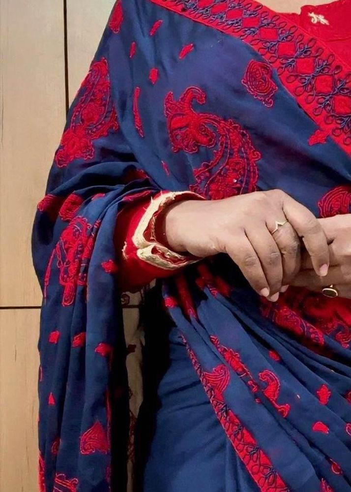 Elegant Navy &amp; Red Embroidered saree