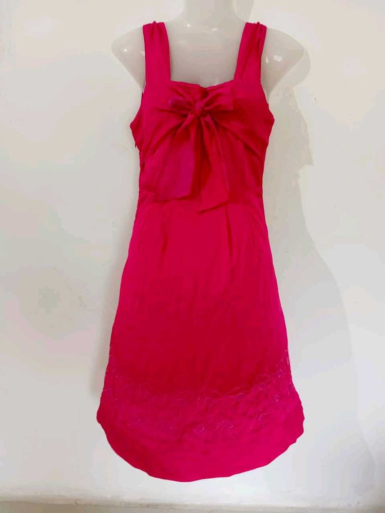 Chic Pink Bow Detail Dress