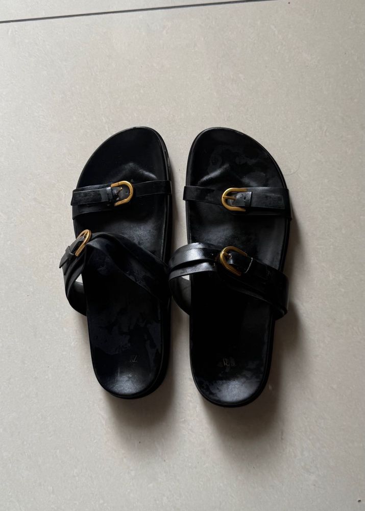 Stylish Black Buckled Sandals