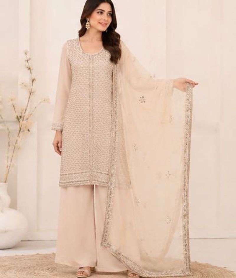 Women Elegant Embroidered Chanderi Kurta Set wit