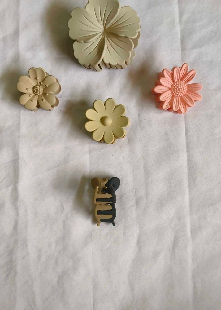 Cute Flower &amp; Dog Claw Clips