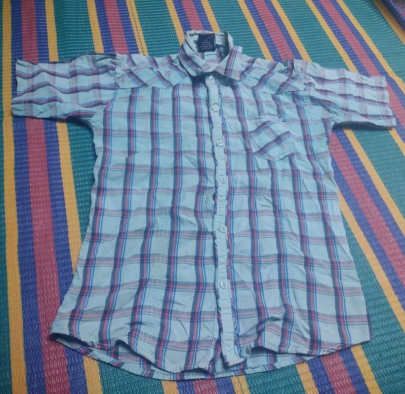 Men's Plaid Short-Sleeve Button-Up Shirt