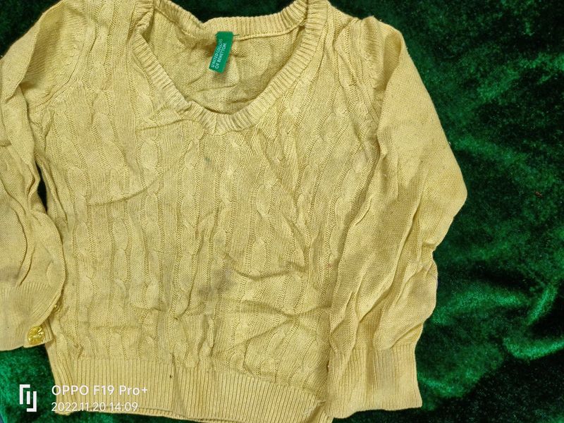 branded thin sweater of kids for light winter