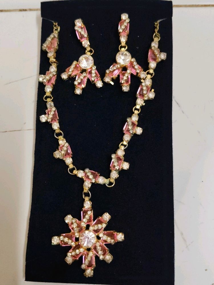 Diamond &amp; Pink Colour Stone Set